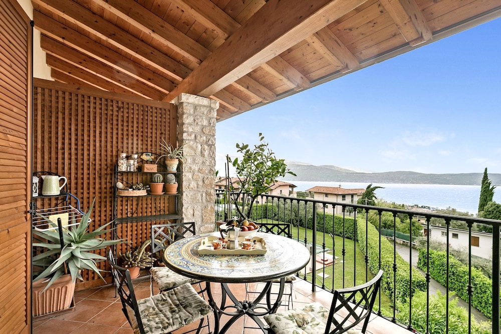 Grotten Loft in Toscolano Maderno view 3