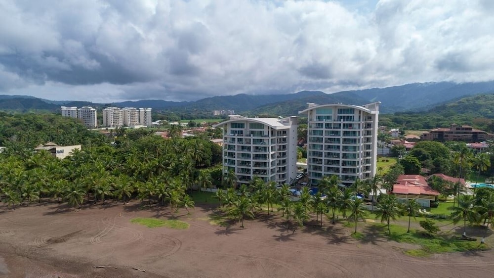 Elegant Beachfront Condo at Diamonte del Sol - 801s by RedAwning