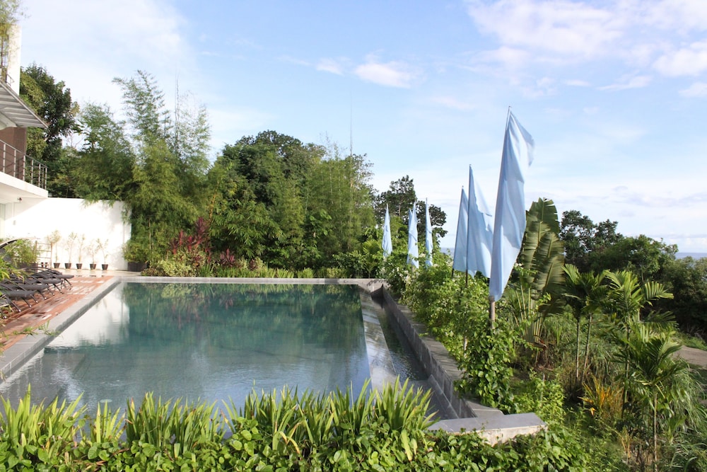 Ocean Suites Boutique Hotel