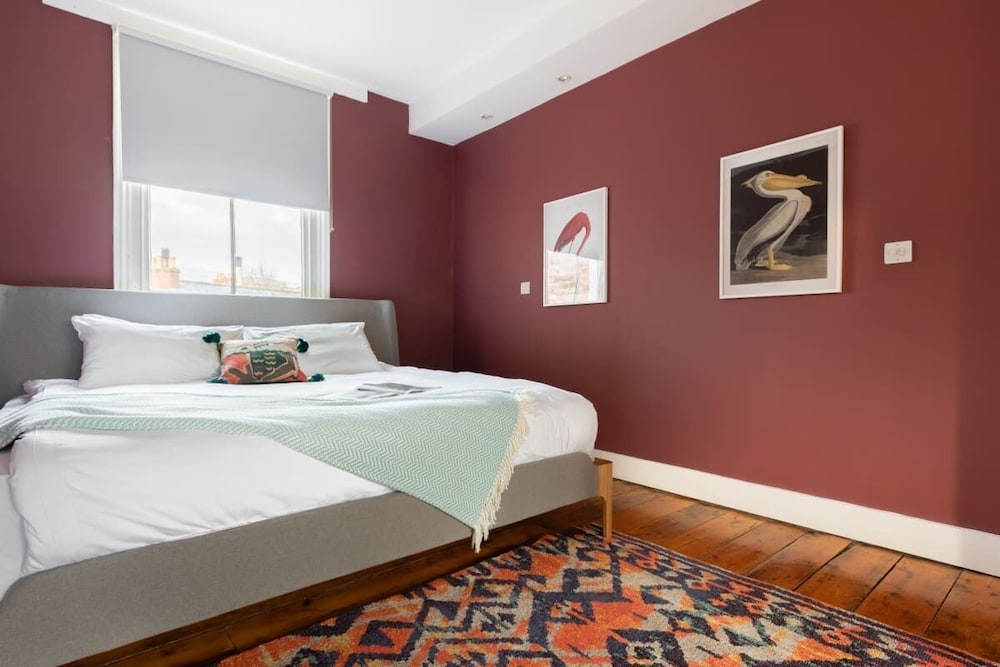 The Glasshouse Escape - 5BDR Victorian Jewel with Modern Twists in Jericho