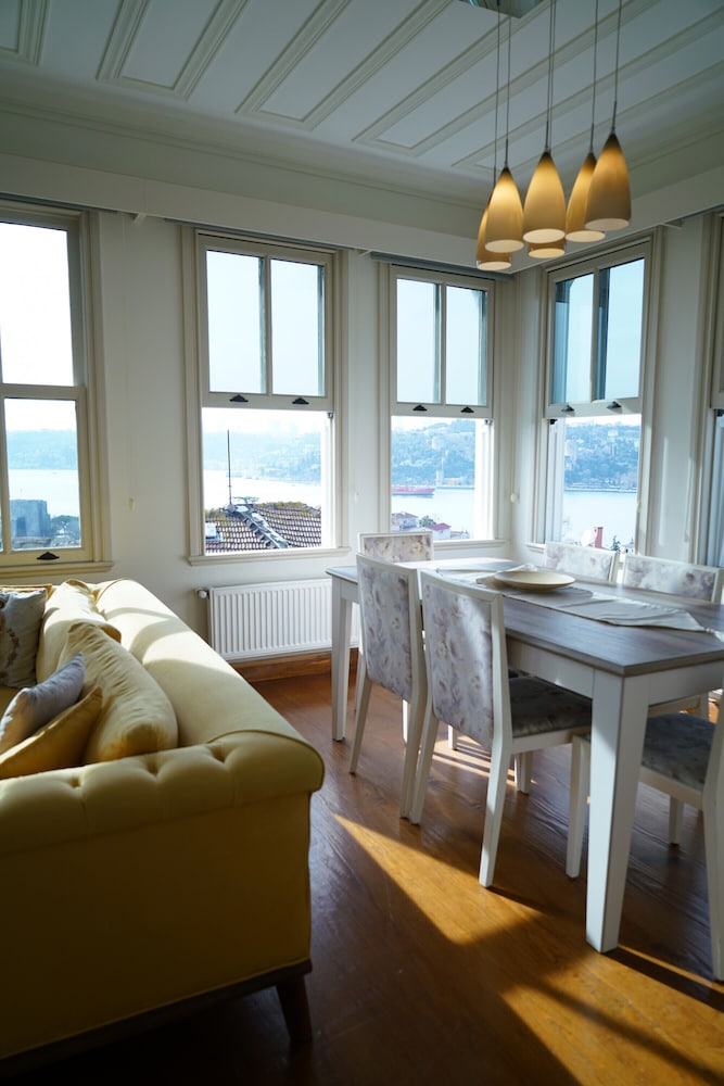 Pavilion With Bosphorus View in Anadolu Hisari view 4