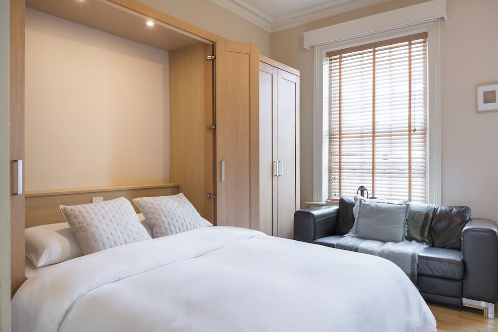 Charming London City Apartment