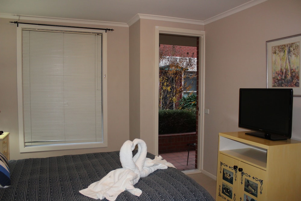 Australian Home Away at Box Hill 2 Bedroom