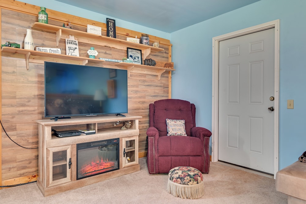 Cozy Catskills Studio Rental w/ Mountain Views!