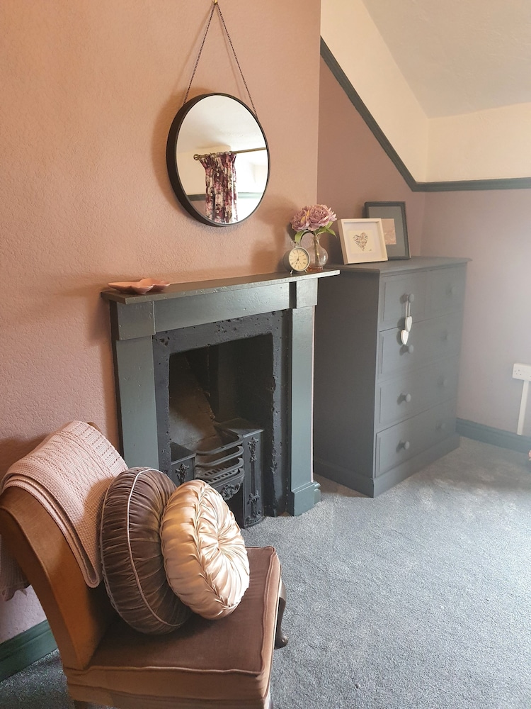 Cosy Cottage in Heart of Llangollen view 3