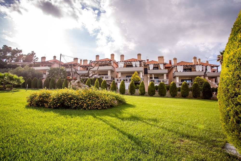 Hotel Kassandra Village Resort - Image 1