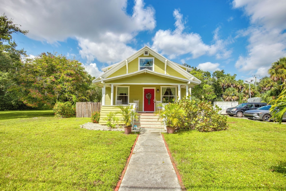 < 1 Mi to Downtown Fort Myers: Tranquil Retreat