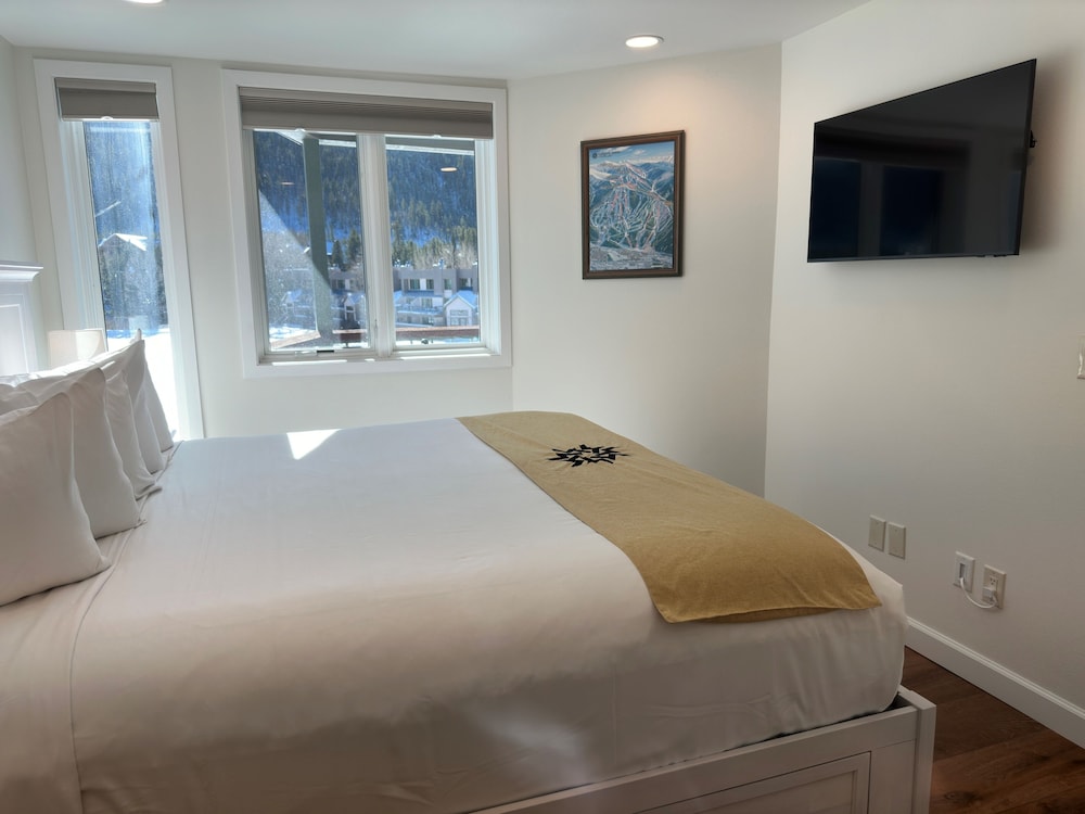 Beautiful Renovated 1br Lakeside Condo 1 Bedroom Condo