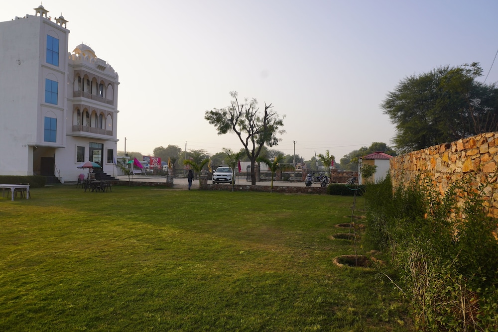 Eco Fort Resort