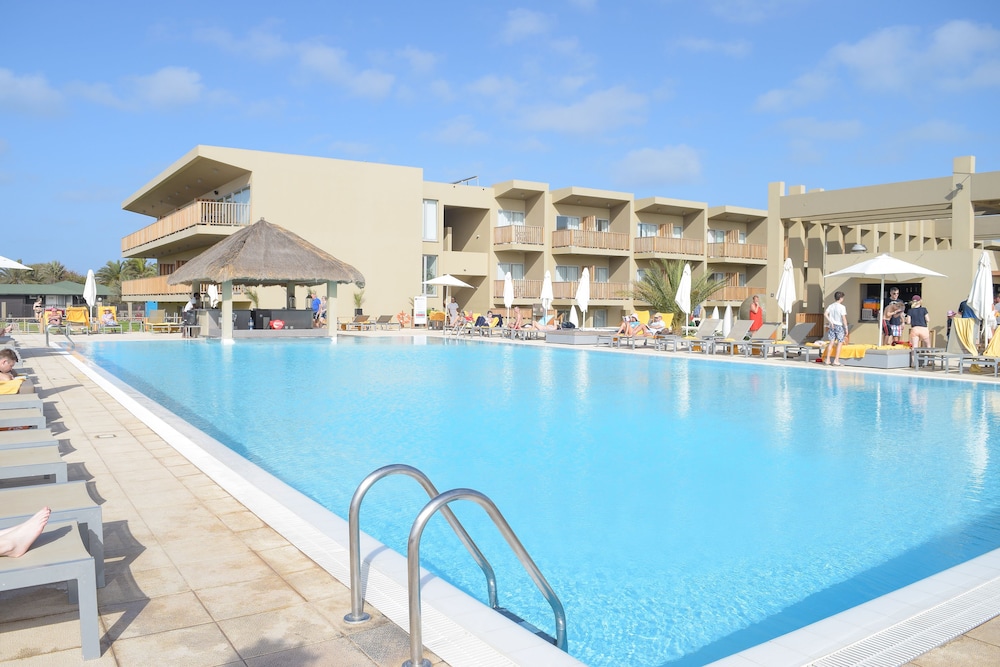Hotel Oasis Salinas Sea