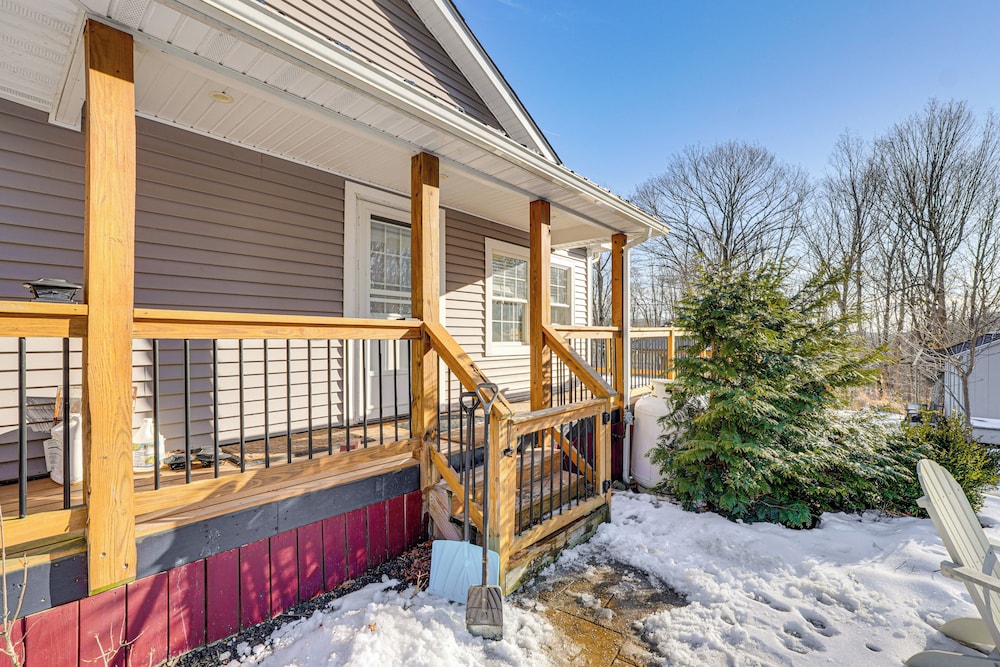 Hudson Valley Retreat w/ Pool Near Greenwood Lake