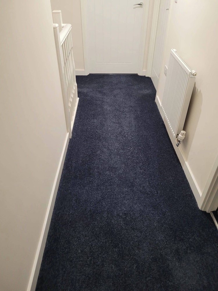 Central 2 Bed Home - Parking, Ev Point, Garden