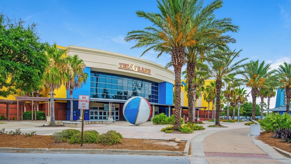 Beachside Stay w/ Pool & Beach Access + Free Attraction Tickets!