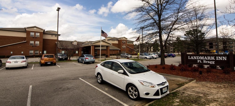 Fayetteville Vacations - Landmark Inn Fort Liberty - Property Image 20