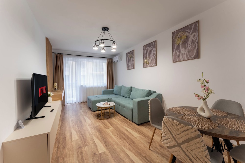 MoHost Sabina - Luxury with Balcony