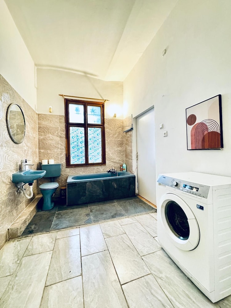 Modern Studio Close to Stadthalle