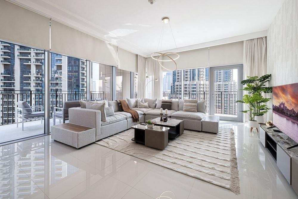3Br + Maid Close To Burj Khalifa Dubai Mall