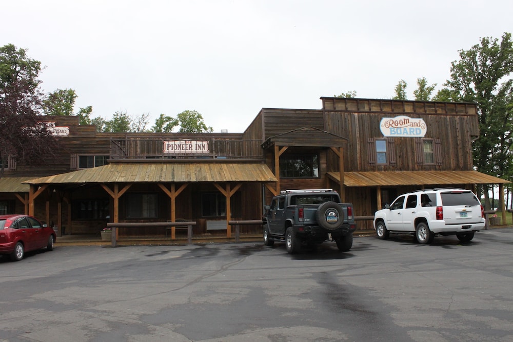 Horseshoe Bay Lodge