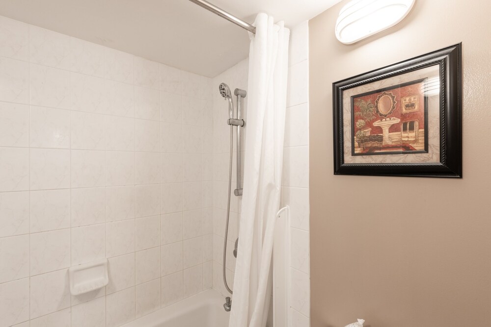 Waikiki Banyan Condo Located One Block From Waikiki Beach! by Koko Resort Vacation Rentals