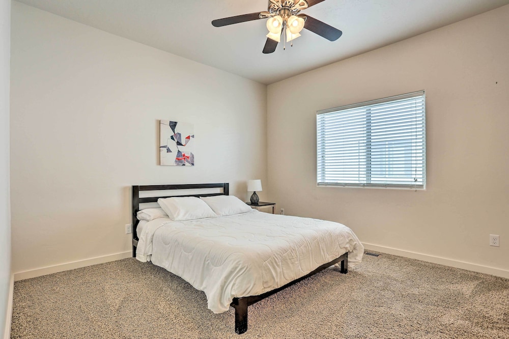 Sleek & Modern Townhome ~ 11 Mi to Dtwn Boise view 5