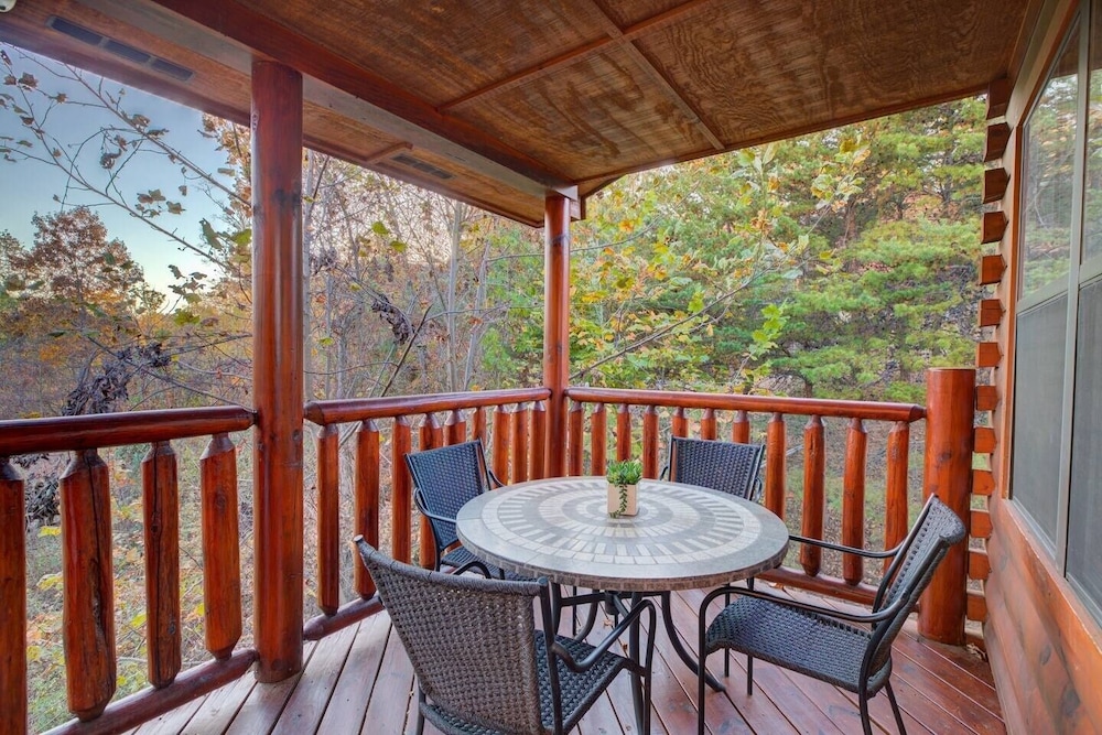 All Ya Need 4 Bedroom Cabin