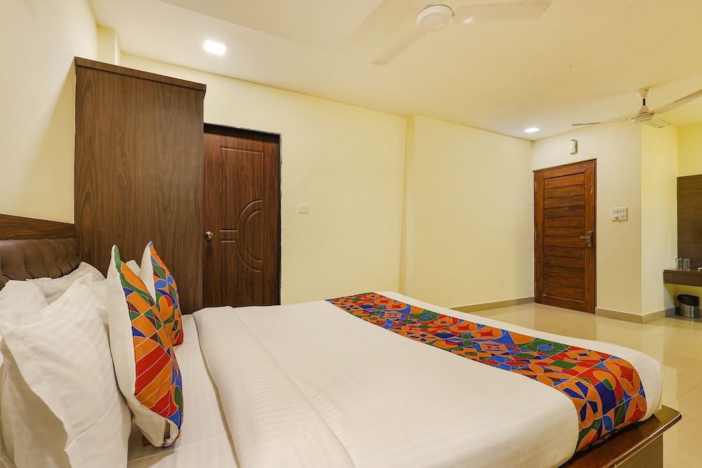 Fabhotel Shalom Indus Residency