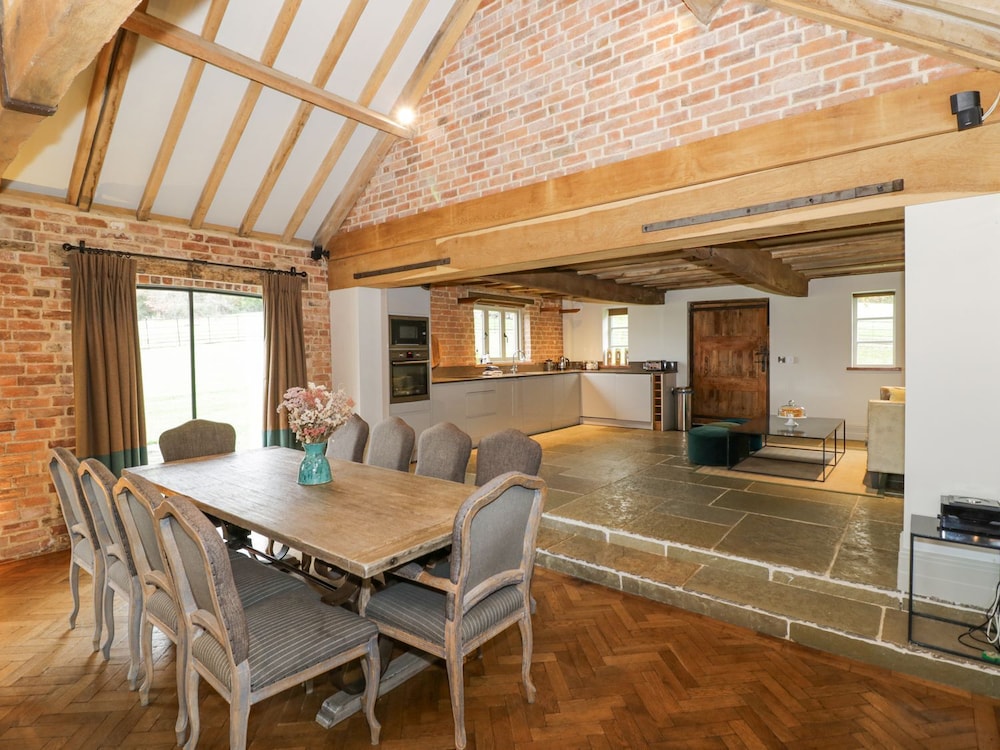 Fairoaks Barns