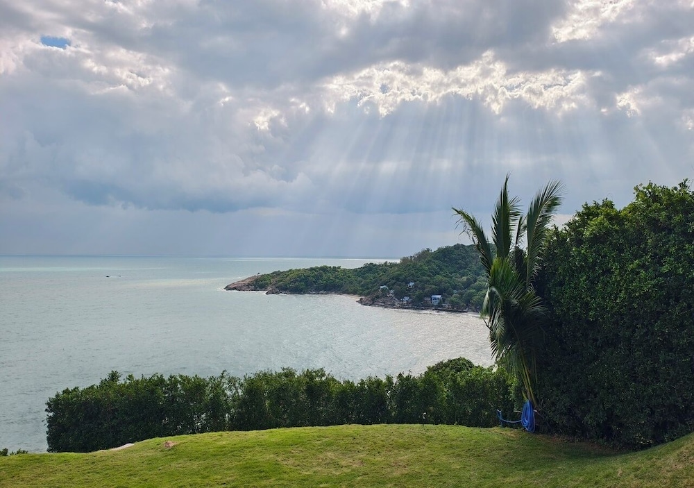 Cape Azure Resort Samui by Thalsea