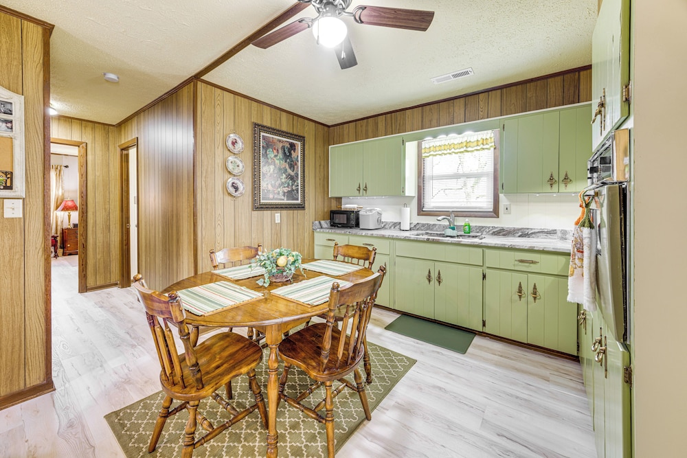 Scenic East Alabama Retreat on 2 Acres