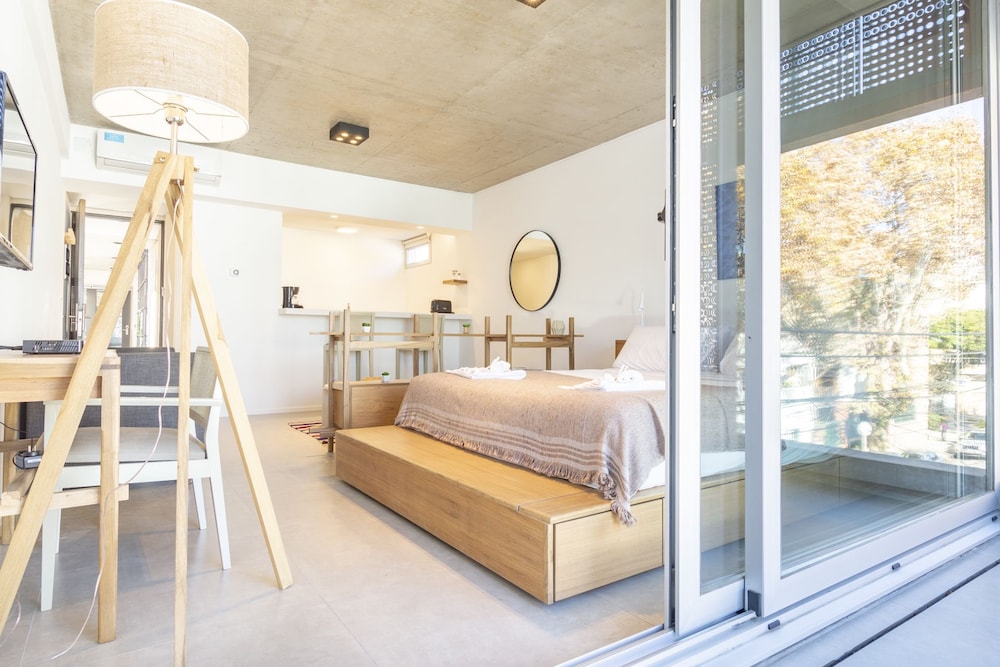 Floralis Suites by Be Local