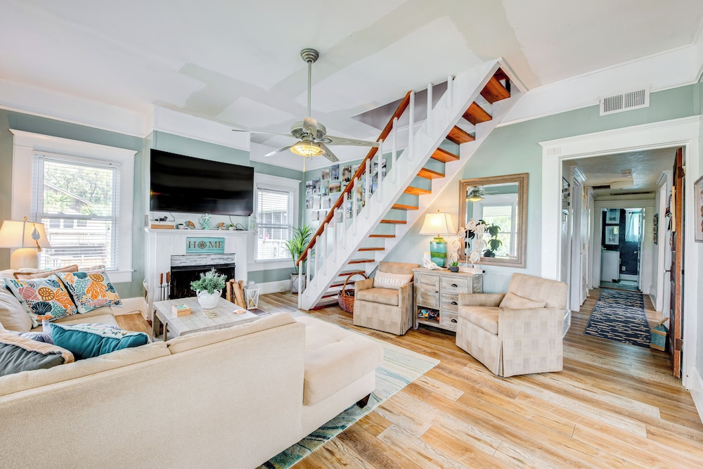 Fish & Kayak: Home Near Shell Point Beach!