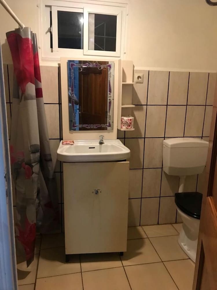 Unu Pikin Guesthouse