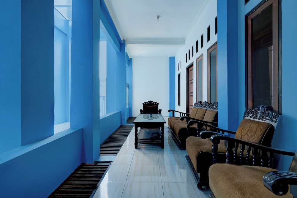 Hotel O 94843 Syariah Hj. Lilis Sukabumi