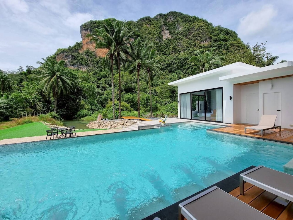 Red Cheek Mountain Villa