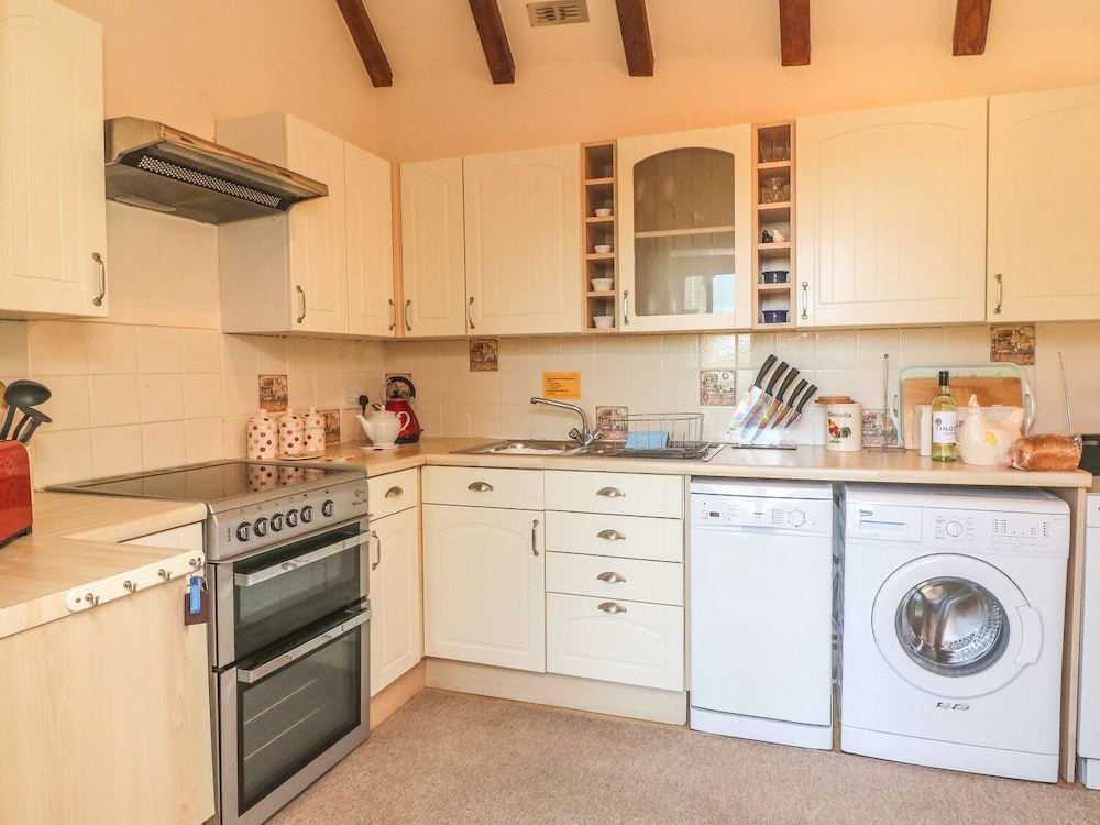 Primrose Cottage view 3