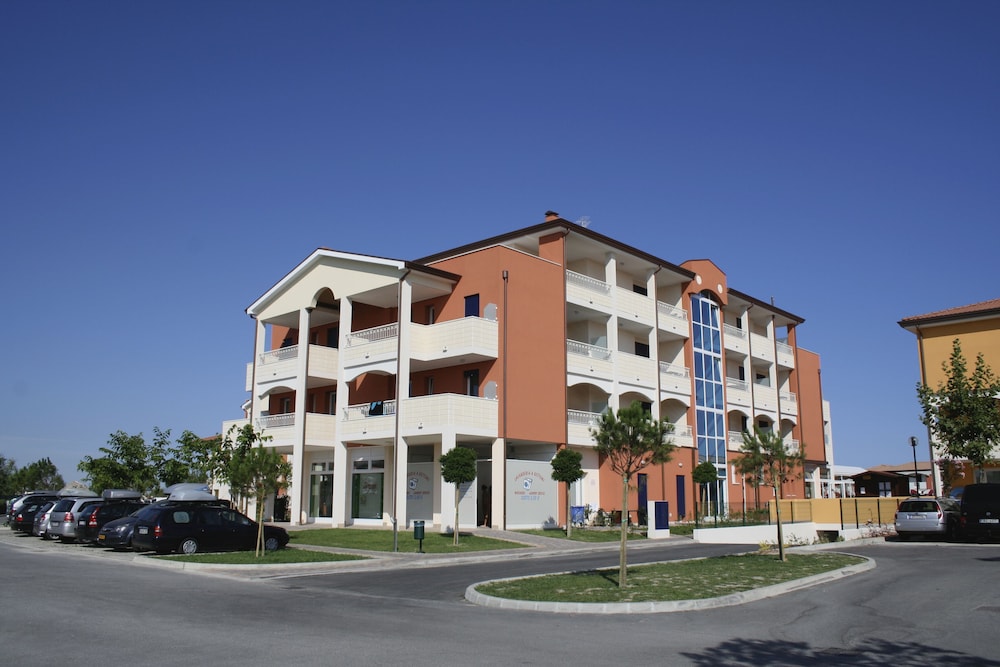 Villaggio Pini view 3