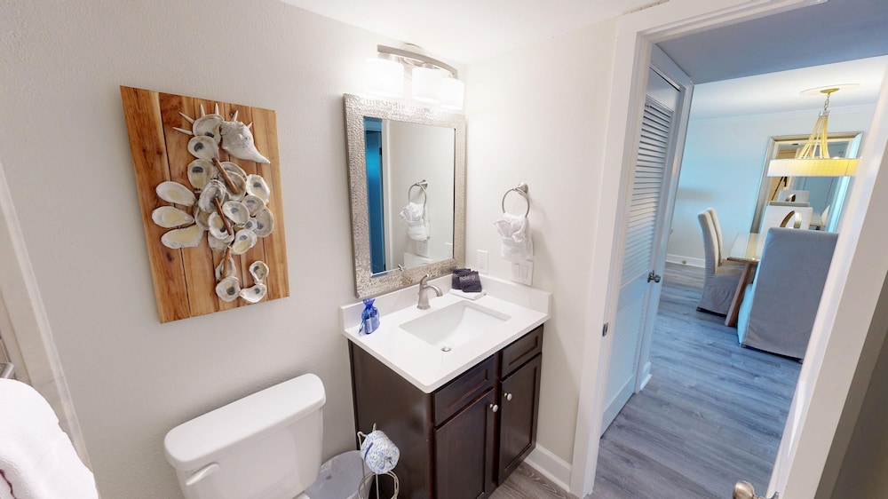 Islander 603 2 Bedroom Condo