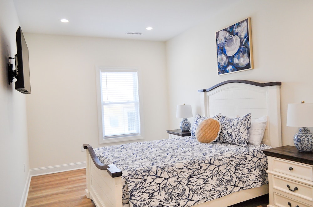 Anchors Aweigh by Topsail Realty