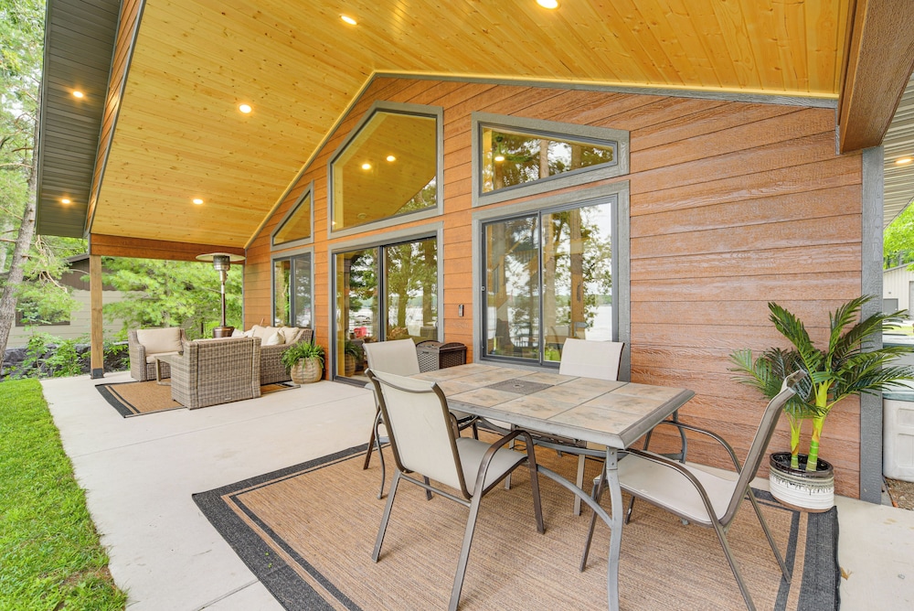 Boat Dock, BBQ & Fireside Fun: Clam Lake Cabin
