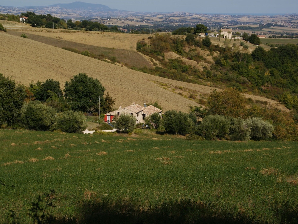 Belvilla by OYO Appartamento del Caminetto view 3