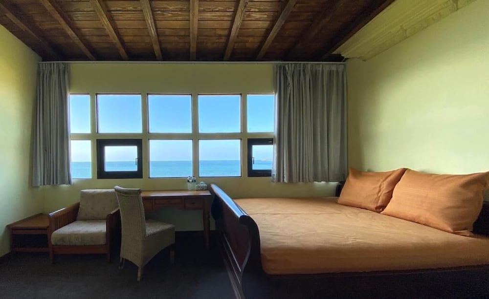 23.5 Blue B & B