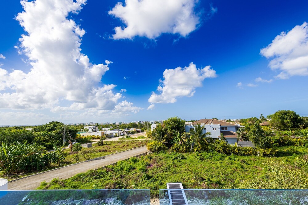 New Stylish 3BR Villa With Private Pool Terrace