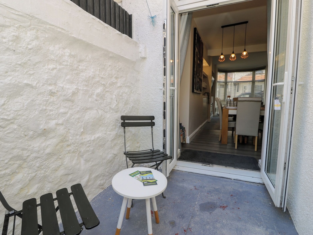 21 Taliesin Street