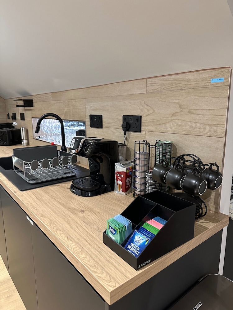 2-bed - Sleeps 6 - Pet Friendly With Free Parking