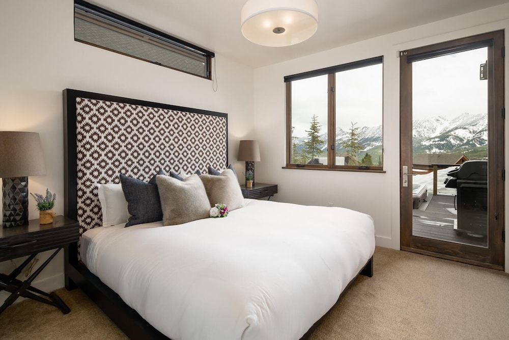 6 Silver Peaks 3 Bedroom Home by Moonlight Basin Lodging view 2
