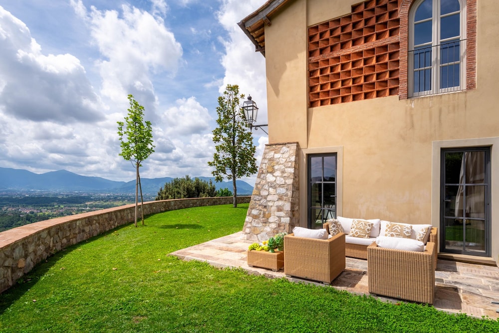 Villa Sunset in Lucca
