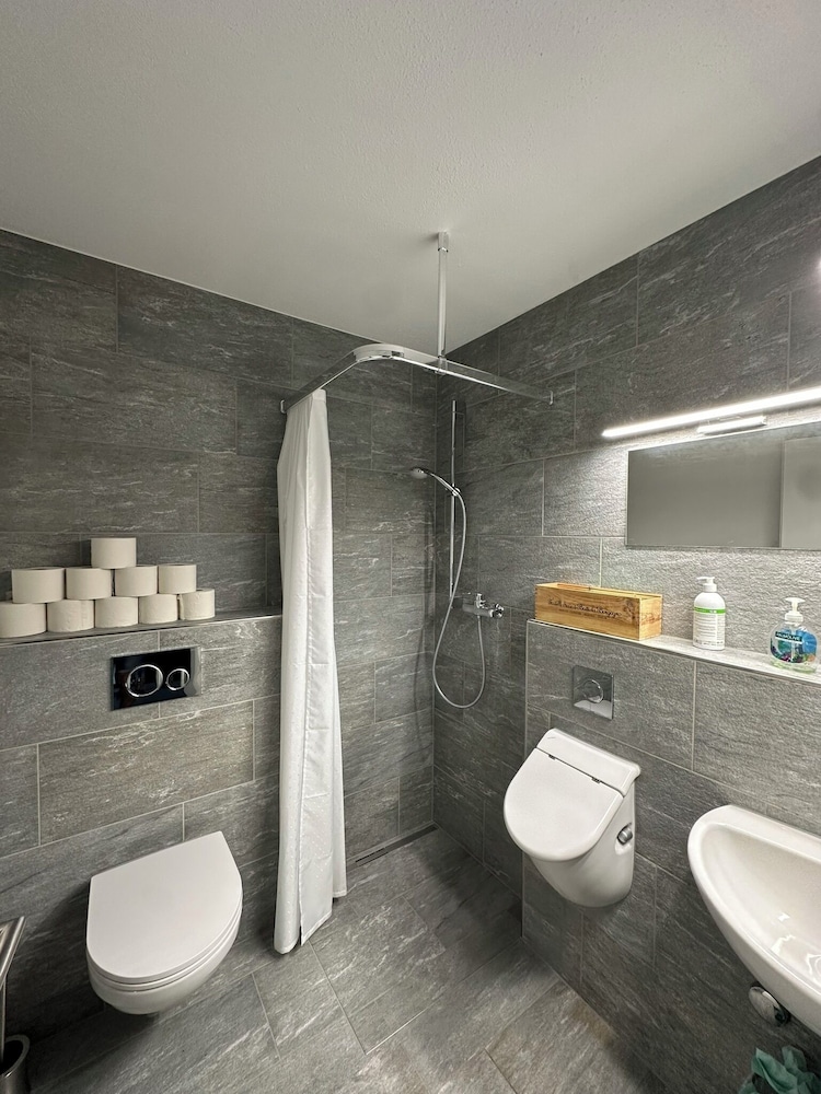 VK Zürich Airport Homestay Villa Bänikon