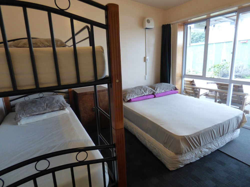Racecourse Backpackers Hostel view 4
