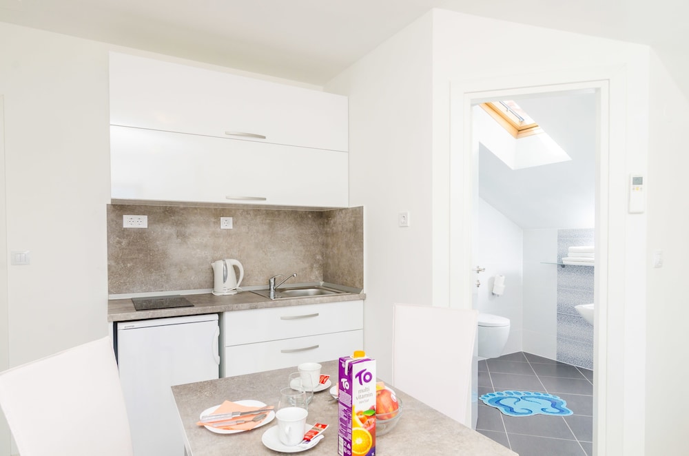 Cina Apartments