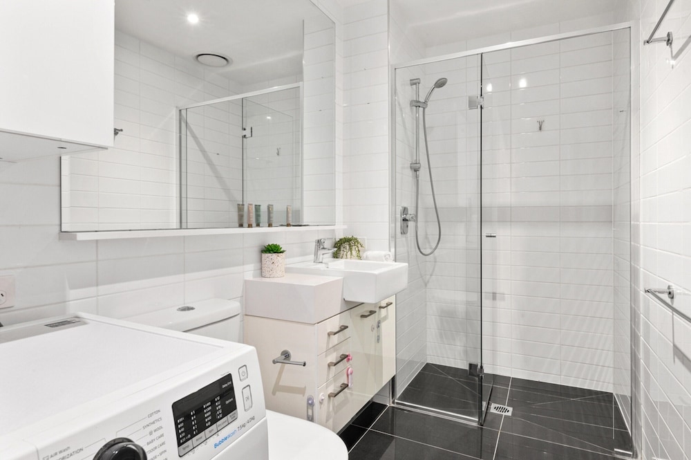 Stylish Southbank 2-bed Flat w/ Balcony